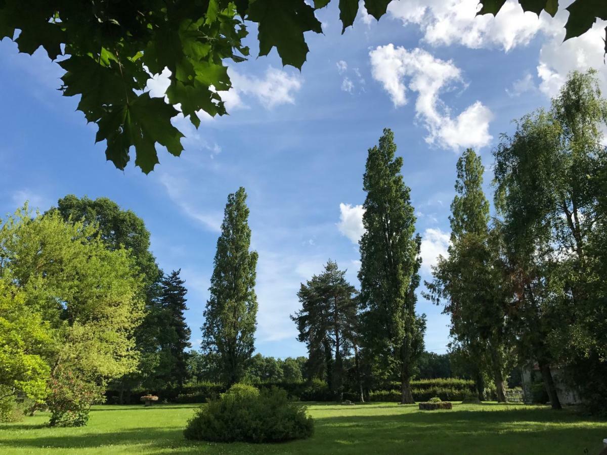 Le Domaine Du Mijarnier Bed & Breakfast Montbeugny Dış mekan fotoğraf